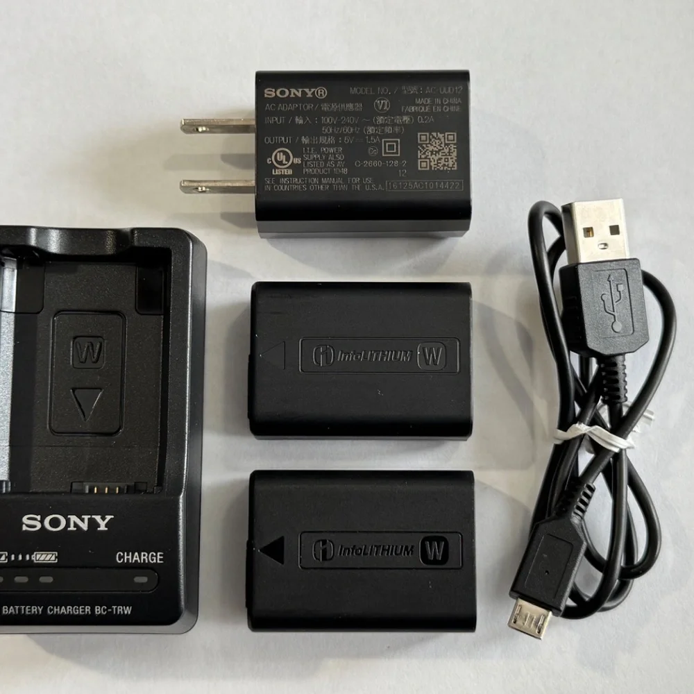 Sony a5100 *BUNDLE* 16-50mm Lens Camera with 3-Inch Flip Up LCD w/accessories